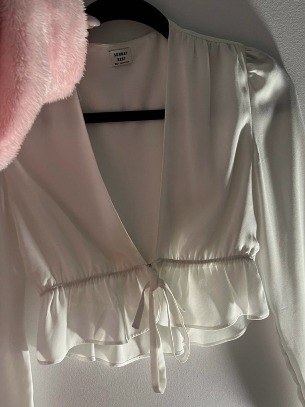 Aritzia White Satin-Look Ruffle
Tie-Front Blouse